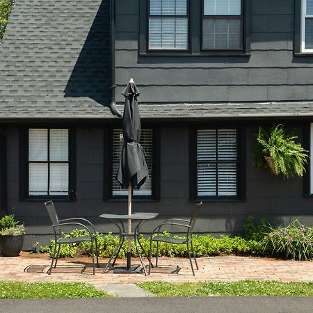 The Carriage House At Strasburg Hotel Bagian luar foto