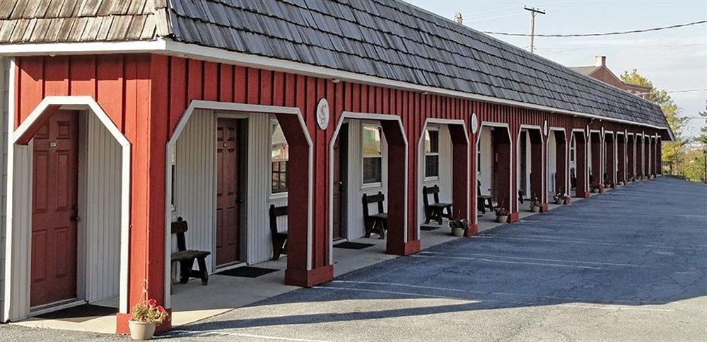 The Carriage House At Strasburg Hotel Bagian luar foto