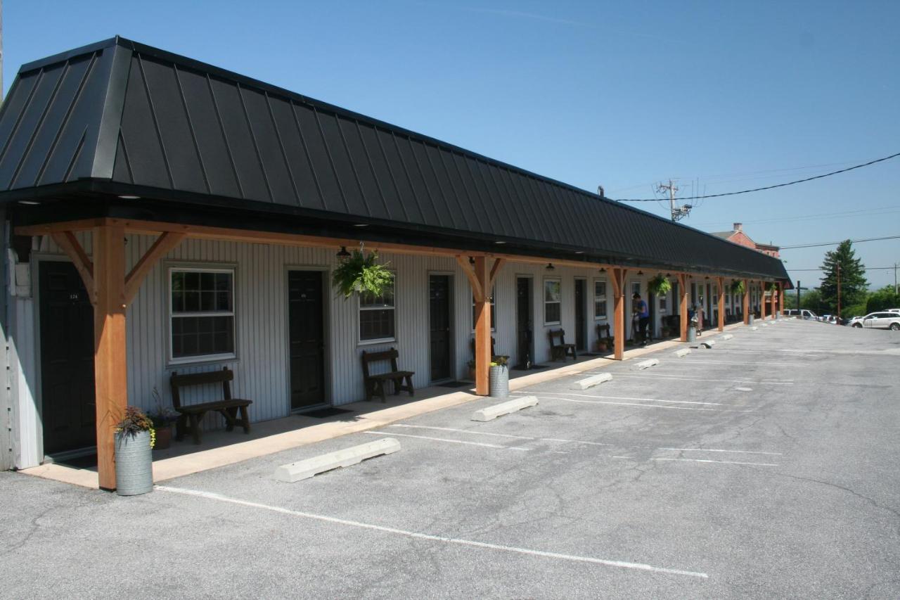 The Carriage House At Strasburg Hotel Bagian luar foto